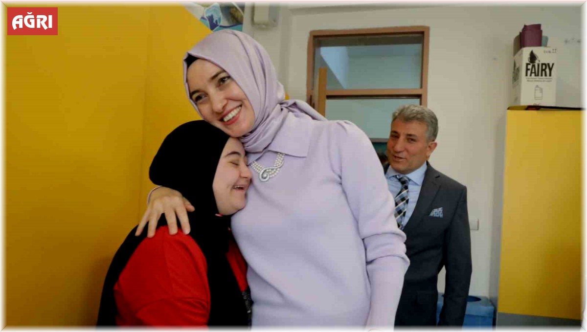 Ağrı'da down sendromlu öğrenciler yeteneklerini sergiledi