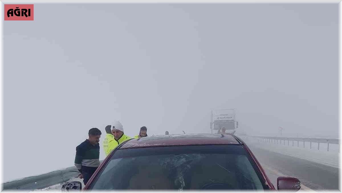 Ağrı'da 'dur' ihtarına uymayan sürücü kovalamaca sonucu yakalandı