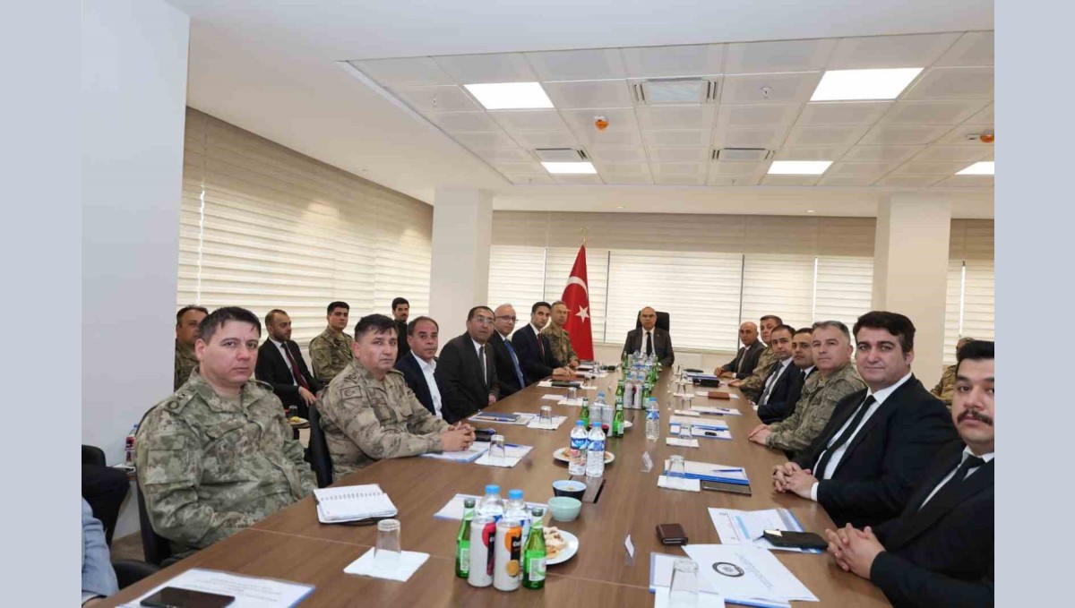 Ağrı'da düzensiz göç ve sınır güvenliği masaya yatırıldı