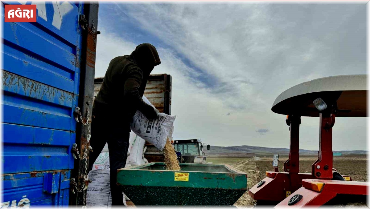 Ağrı'da ekimleri yapılacak arazilerde kontrol yapıldı