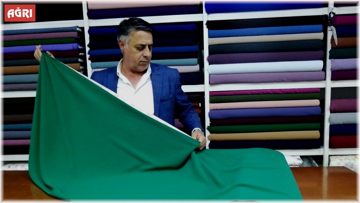 Ağrı'da elbiselik kumaşa talep artıyor