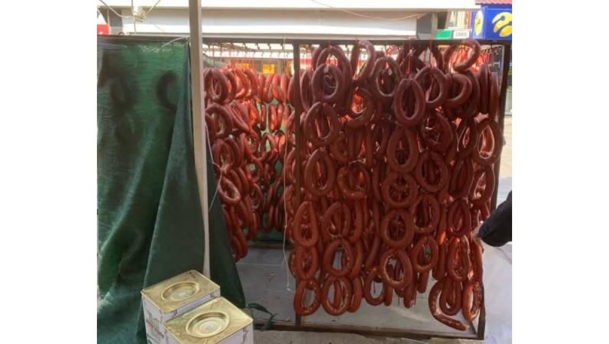 Ağrı'da etiketsiz ürünlere geçit yok: 415 kilo sucuk ele geçirildi