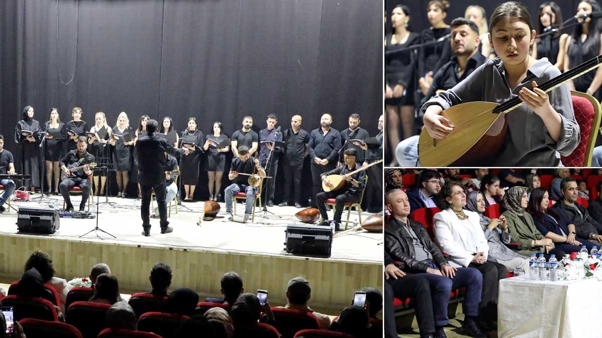 Ağrı'da Farklı Mesleklerden Kursiyerler Türkülerle Sahne Ald