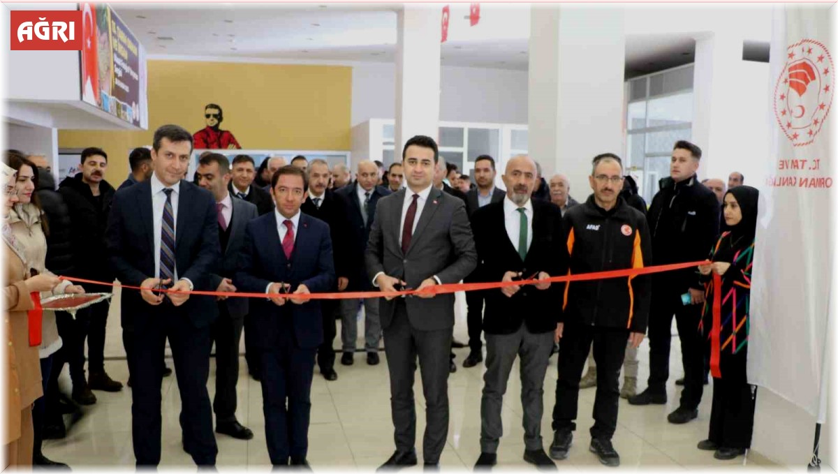 Ağrı'da fotoğraf yarışması sergisi açıldı