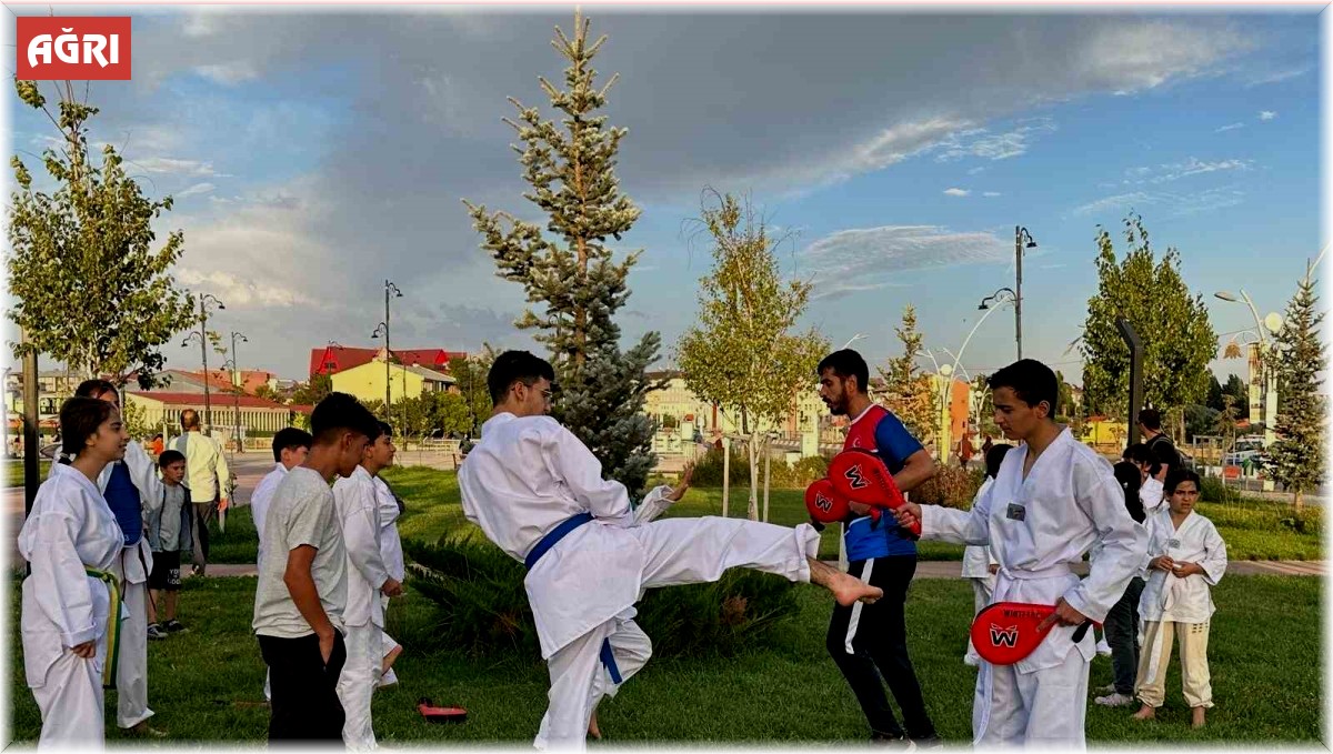 Ağrı'da gençler sosyal medyadan sosyal hayata geçiyor