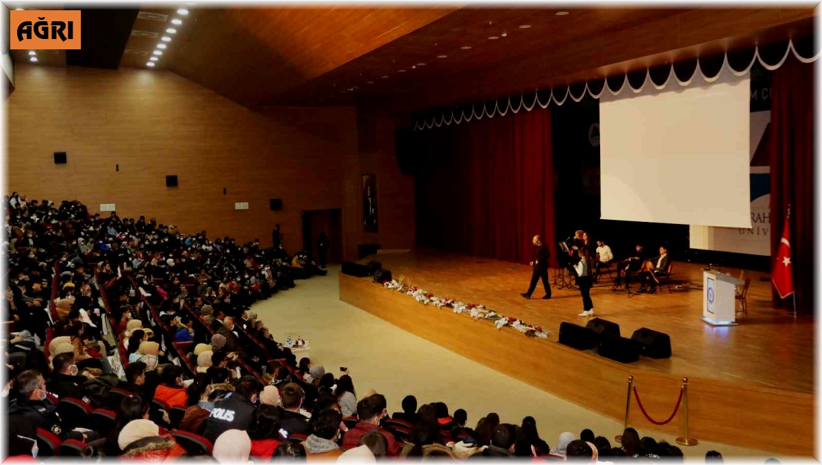 Ağrı'da 'Gençlerle Geleceğe' semineri
