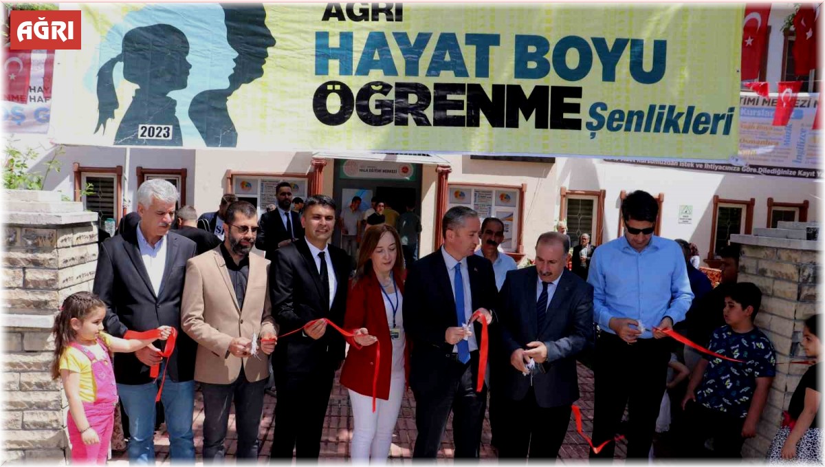 Ağrı'da "Hayat Boyu Öğrenme Şenliği" düzenlendi