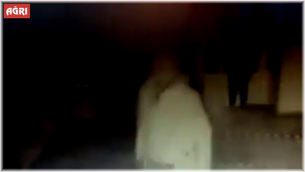 Ağrı'da hırsızlar ayakkabı çalmak için girdikleri binanın güvenlik kamerasını da çaldılar