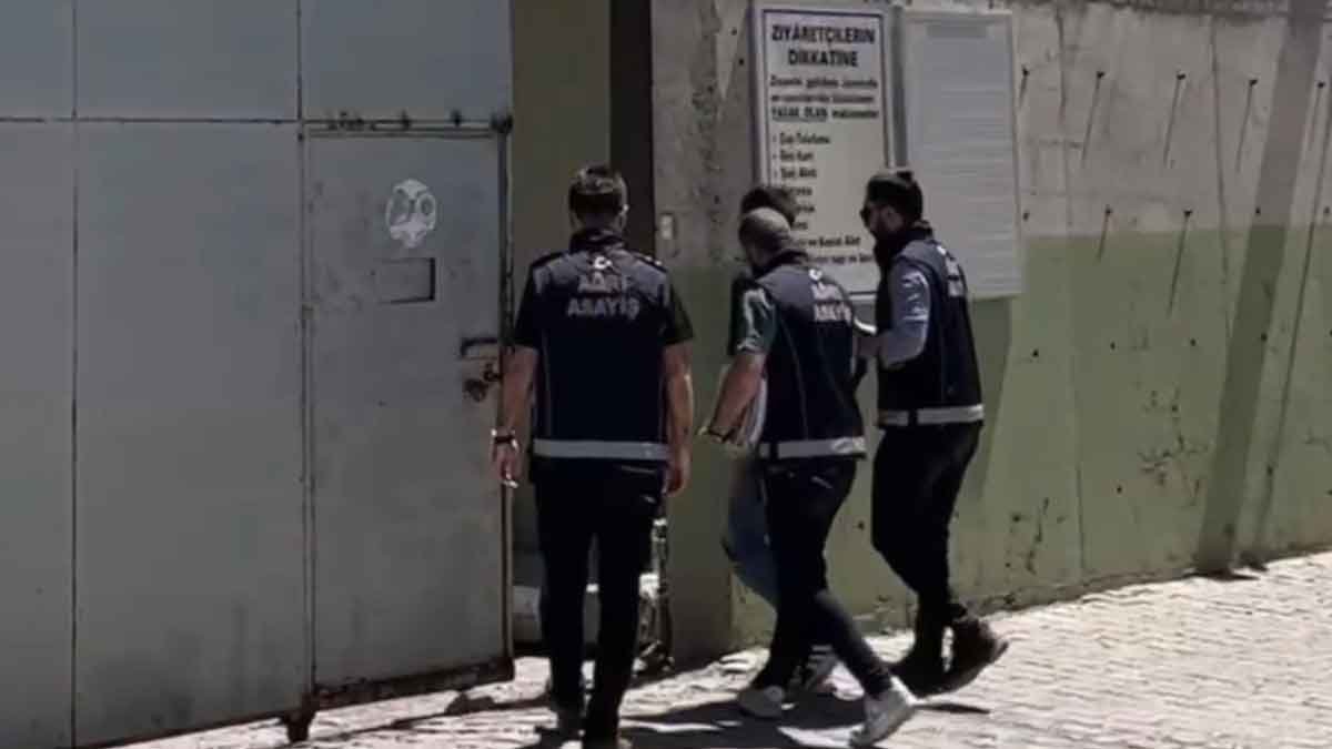 Ağrı'da Hırsızlık Suçlarından Aranan ve 59 Yıl 7 Gün Hapis Cezası Bulunan 12 Hükümlü Yakalandı