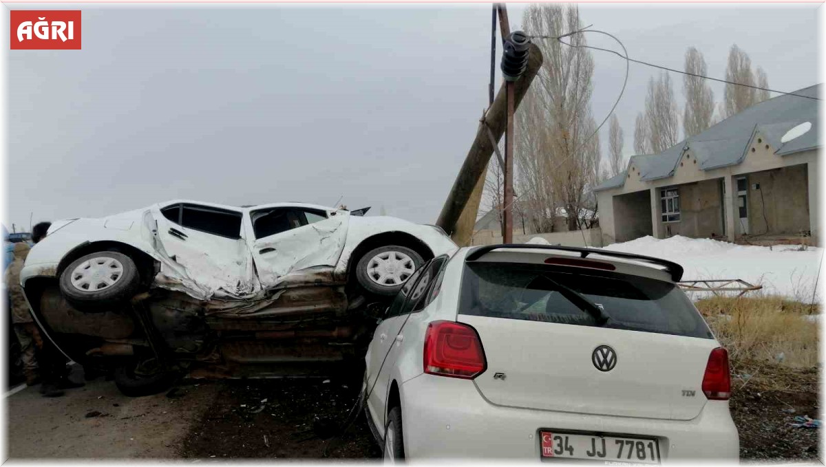 Ağrı'da iki ayrı trafik kazası: 9 yaralı