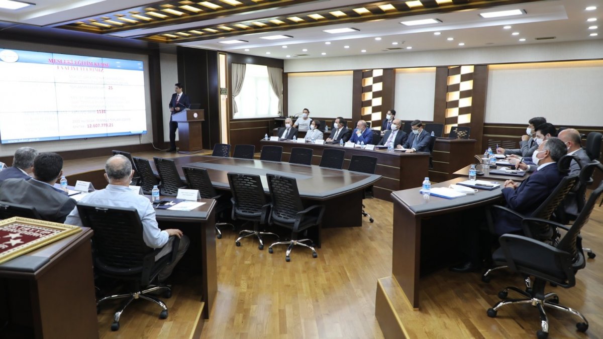 Ağrı'da İl İstihdam ve Mesleki Eğitim Kurulu toplantısı düzenlendi