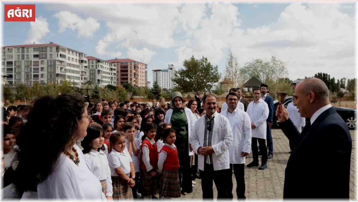 Ağrı'da ilk ders zili çaldı