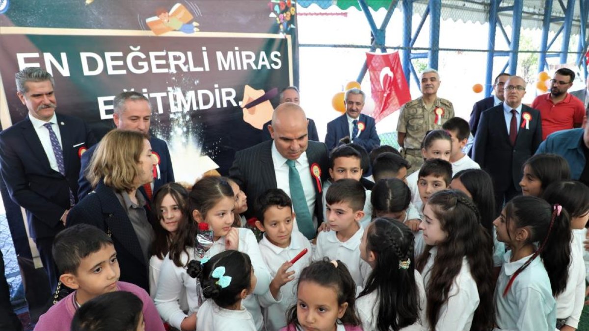 Ağrı'da İlköğretim Haftası coşkuyla kutlandı