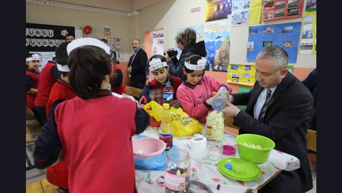 Ağrı'da İlkokul Öğrencileri Günlük Yaşam Becerilerini Atölyelerde Öğreniyor