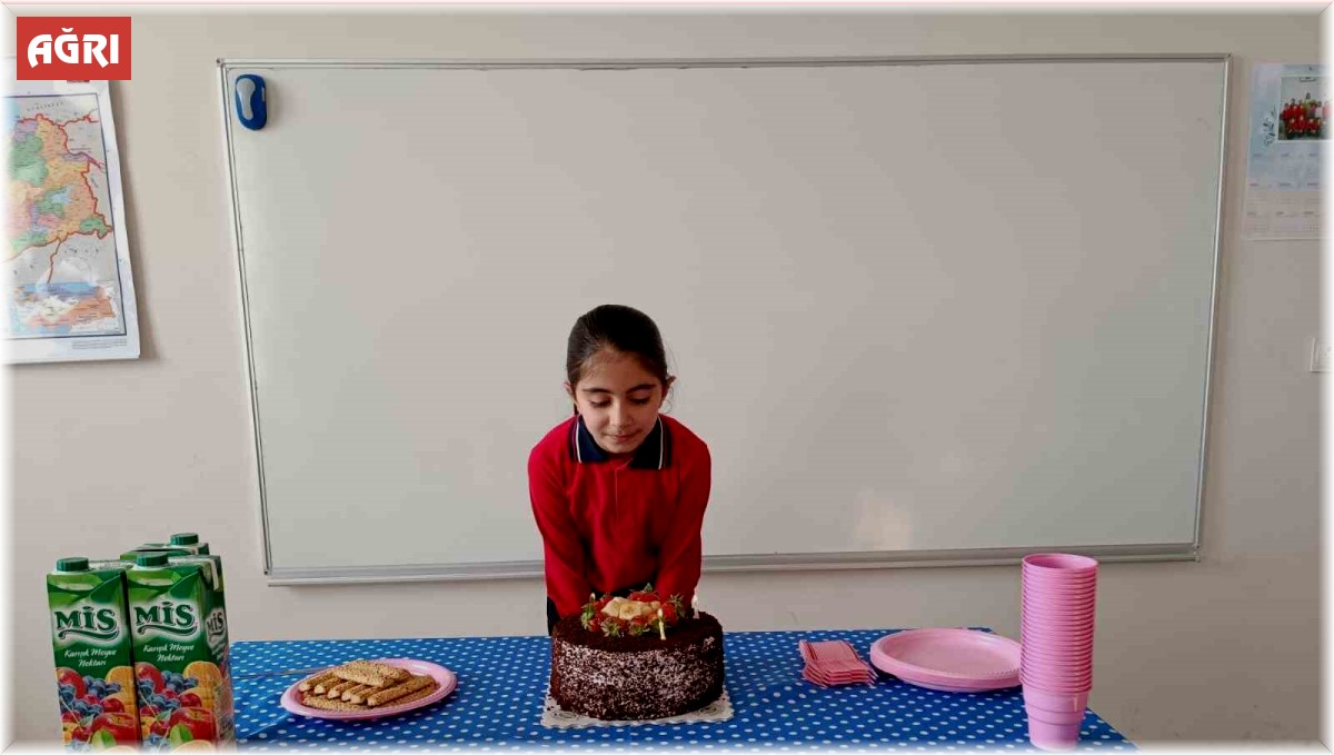 Ağrı'da ilkokul öğrencisi Hiranur'a doğum günü sürprizi