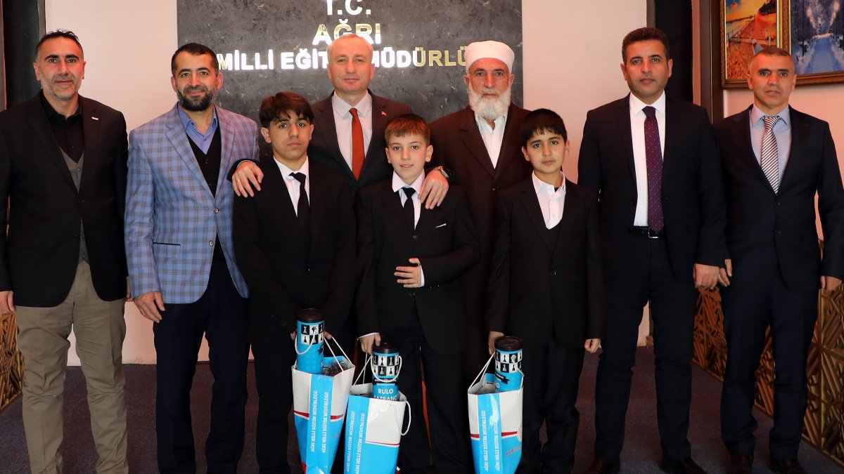 Ağrı'da imam hatipli öğrencilerden gururlandıran başarı