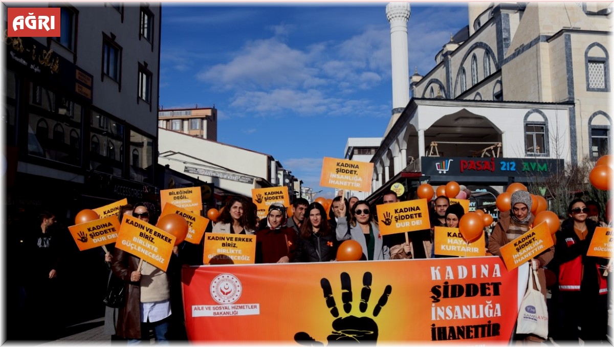 Ağrı'da kadına şiddetle mücadele yürüyüşü