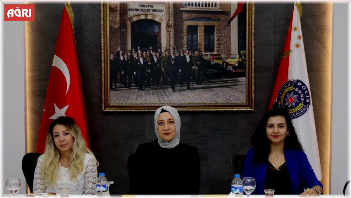 Ağrı'da kadına yönelik şiddete karşı bilgilendirme toplantısı