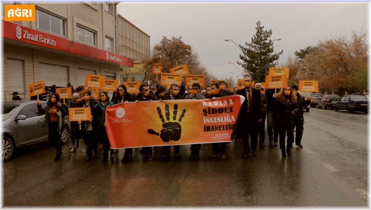Ağrı'da Kadına Yönelik Şiddete Karşı Farkındalık yürüyüşü düzenlendi