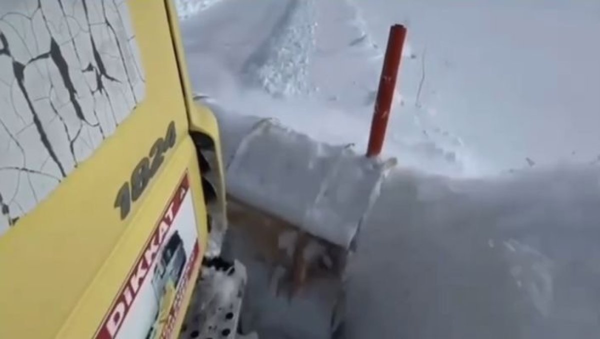 Ağrı'da kapanan köy yolları yeniden ulaşıma açıldı