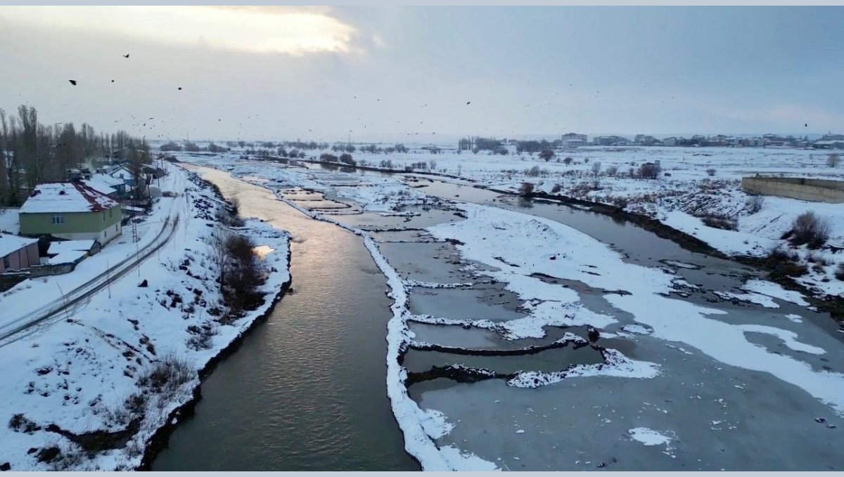 Ağrı'da kar manzarası görsel şölen oluşturdu