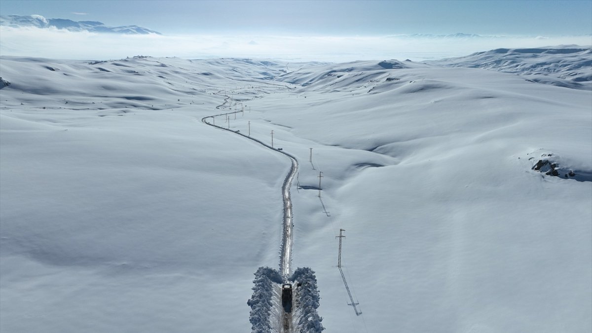 Ağrı'da kar nedeniyle 41 köy yolu ulaşıma kapandı