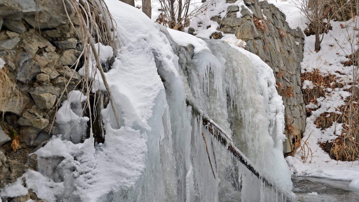 Ağrı'da kar ve soğuk hava etkisini sürdürdü