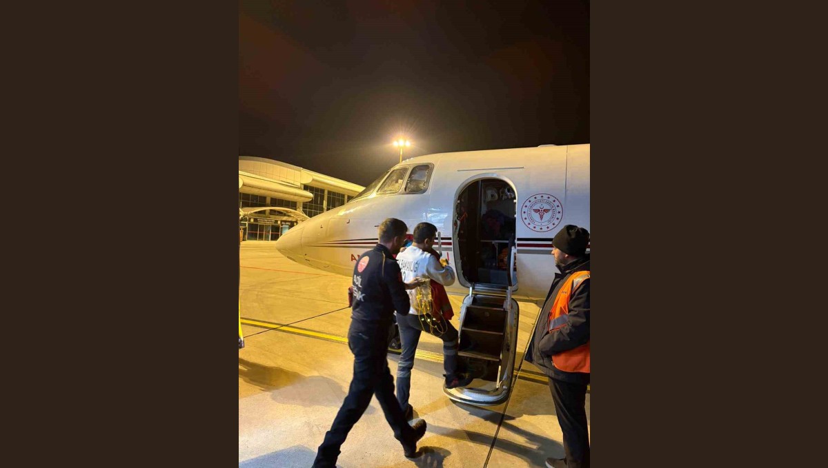 Ağrı'da karaciğer yetmezliği gelişen çocuk uçak ambulansla Ankara'ya sevk edildi