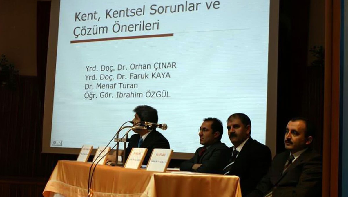 Ağrı'da Kentleşmenin 7 Temel Sorunu Tartışıldı: Göç ve Altyapı Öne Çıktı
