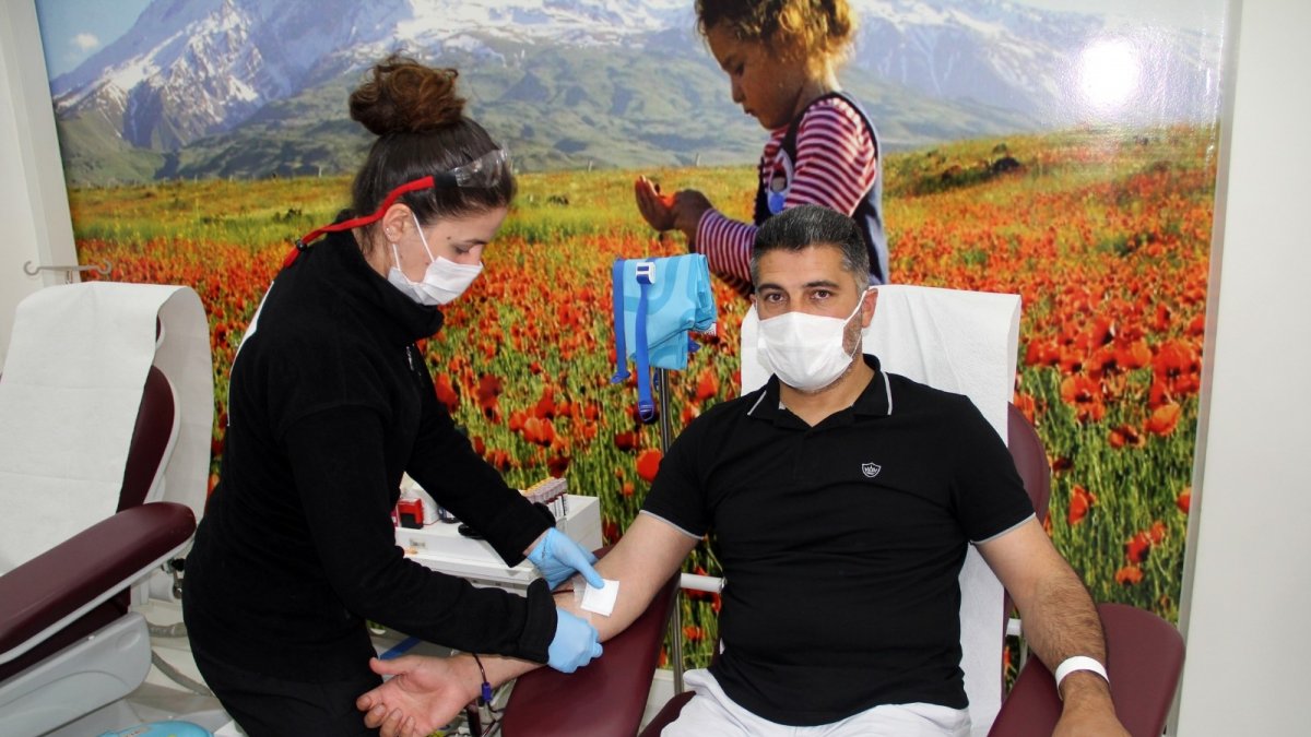 Ağrı'da Kızılay'a kan bağışı kampanyası düzenlendi