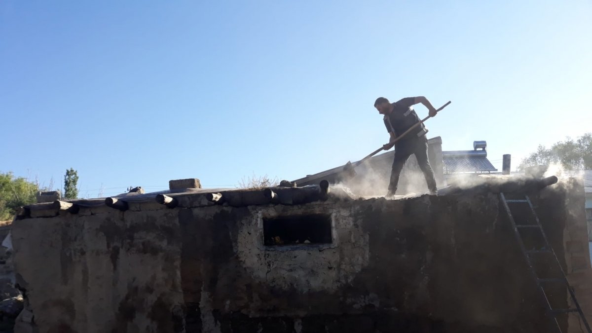 Ağrı'da korkutan yangın