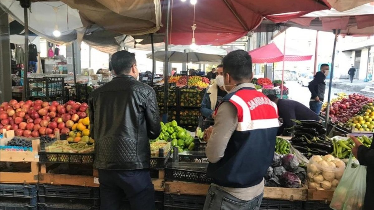 Ağrı'da Kovid-19 karantinasını ihlal eden 12 kişiye para cezası