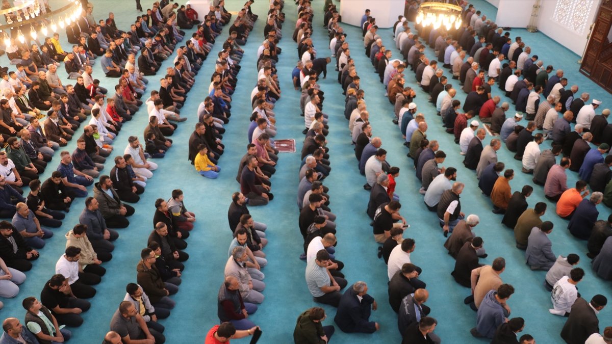 Ağrı'da Kurban Bayramı namazı kılındı