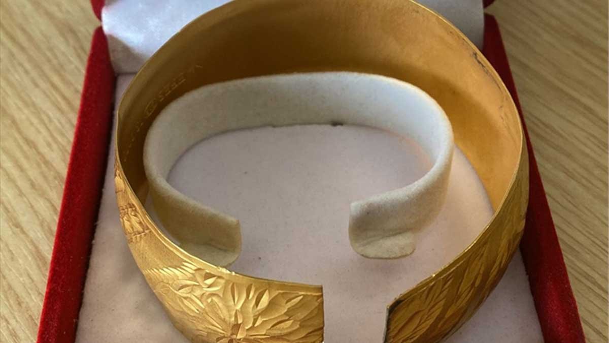 Ağrı'da kuyumcudan hırsızlık güvenlik kamerasına yansıdı