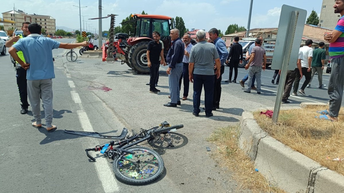 Ağrı'da Minibüs Bisikletli Çocuğa Çarptı: 14 Yaşındaki İslam Hayatını Kaybetti