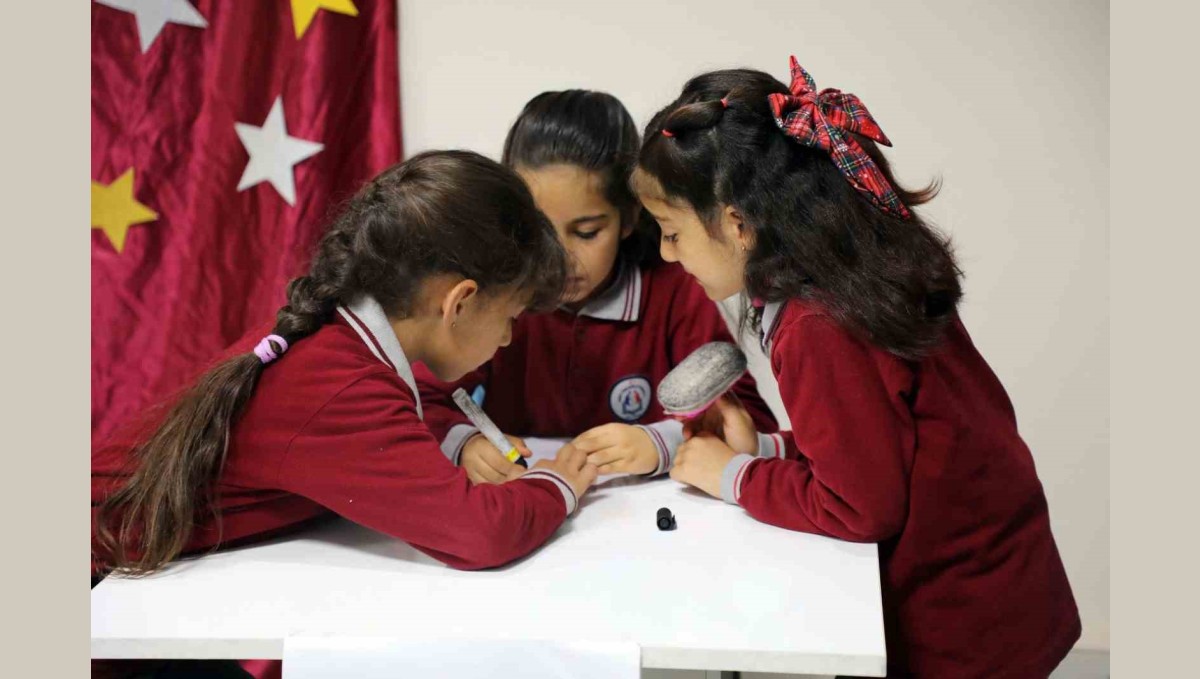 Ağrı'da minik öğrencilerin kitap sevgisi bilgi yarışmasına taşındı