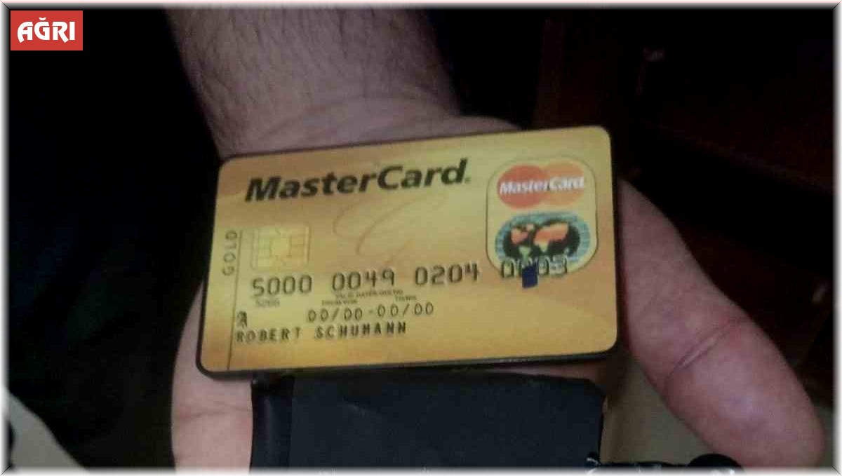 Ağrı'da Motorlu Taşıtlar Sınavı'nda kopya çekmeye çalışan 1 kişi yakalandı