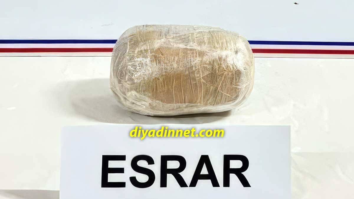 Ağrı'da Motosiklet Sürücüsünün Üzerinde 1 Kilo 74 Gram Esrar Ele Geçirildi