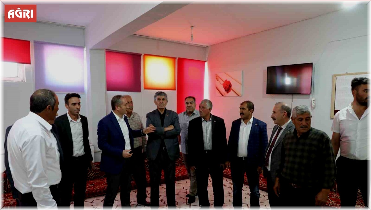 Ağrı'da muhtarlarla eğitim buluşması