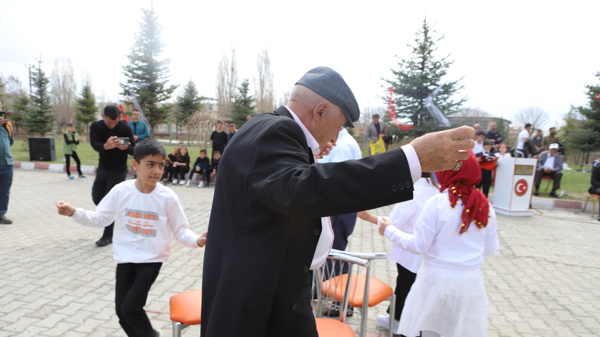 Ağrı'da nesiller buluştu