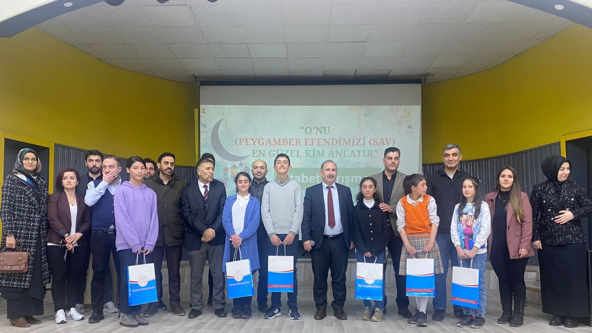 Ağrı'da O'nu En Güzel Kim Anlatır? Yarışması Duygu Dolu Anlara Sahne Oldu