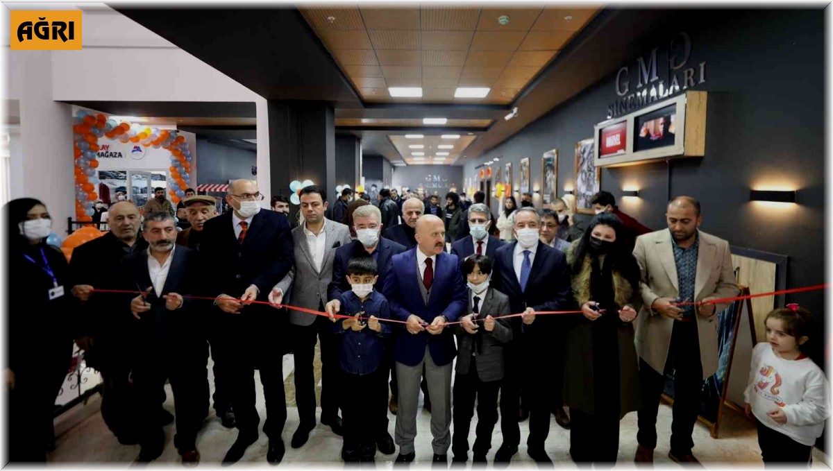 Ağrı'da öğrencilere hizmet verecek sinema salonu faaliyete girdi