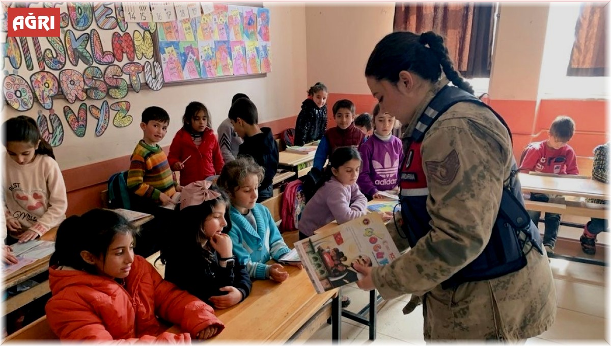 Ağrı'da öğrencilere KADES uygulaması tanıtıldı