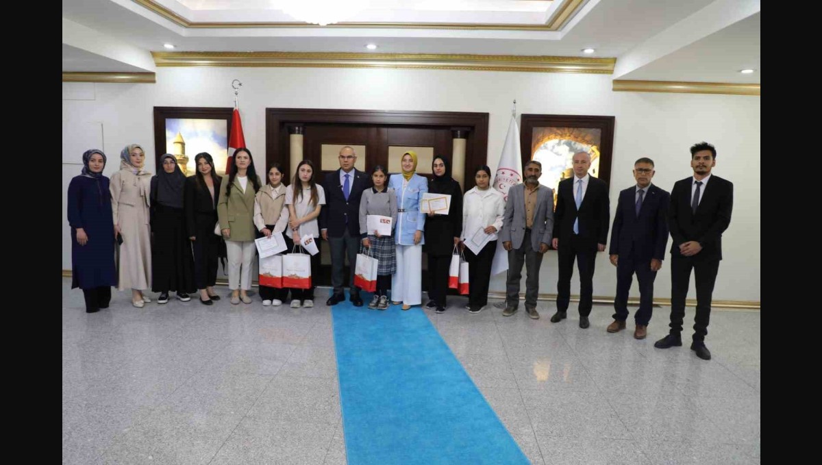 Ağrı'da "Okulum Beni Bekler" projesiyle 2 bin 129 öğrenci yeniden eğitime kazandırıldı