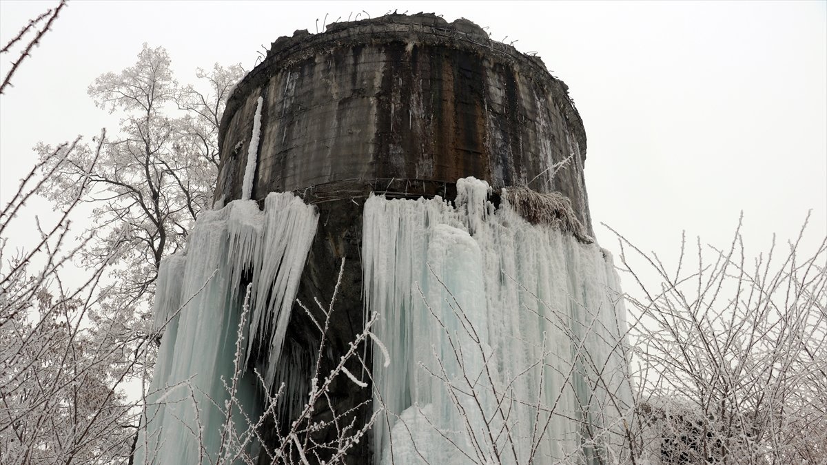 Ağrı da soğuk hava etkisini sürdürüyor