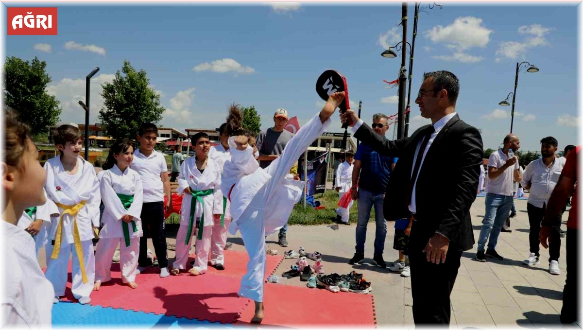 Ağrı'da spor okulları ve engelsiz spor okulları görkemli törenle açıldı