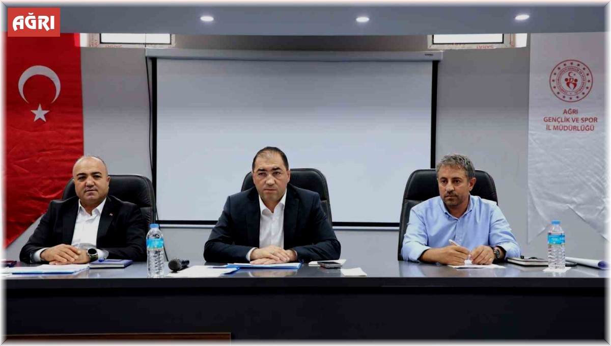 Ağrı'da sporun geleceği antrenörlerle tartışıldı