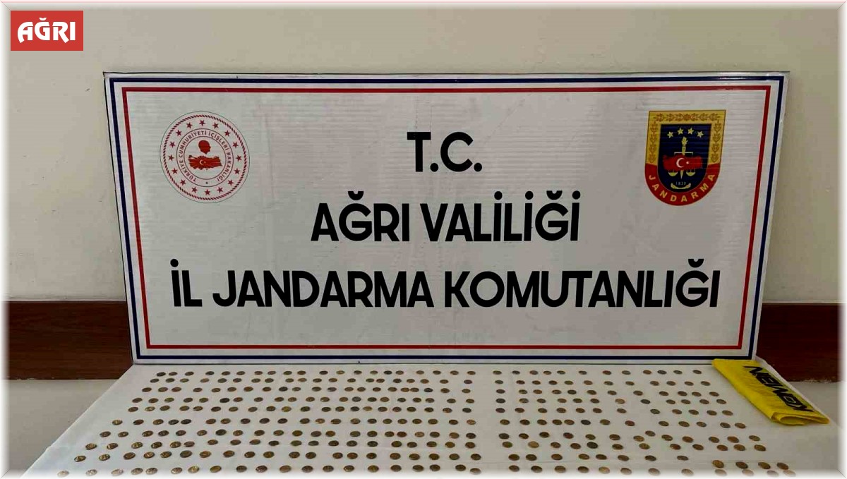Ağrı'da tarihi eser kaçakçılığı operasyonu: 500 altın sikke ele geçirildi