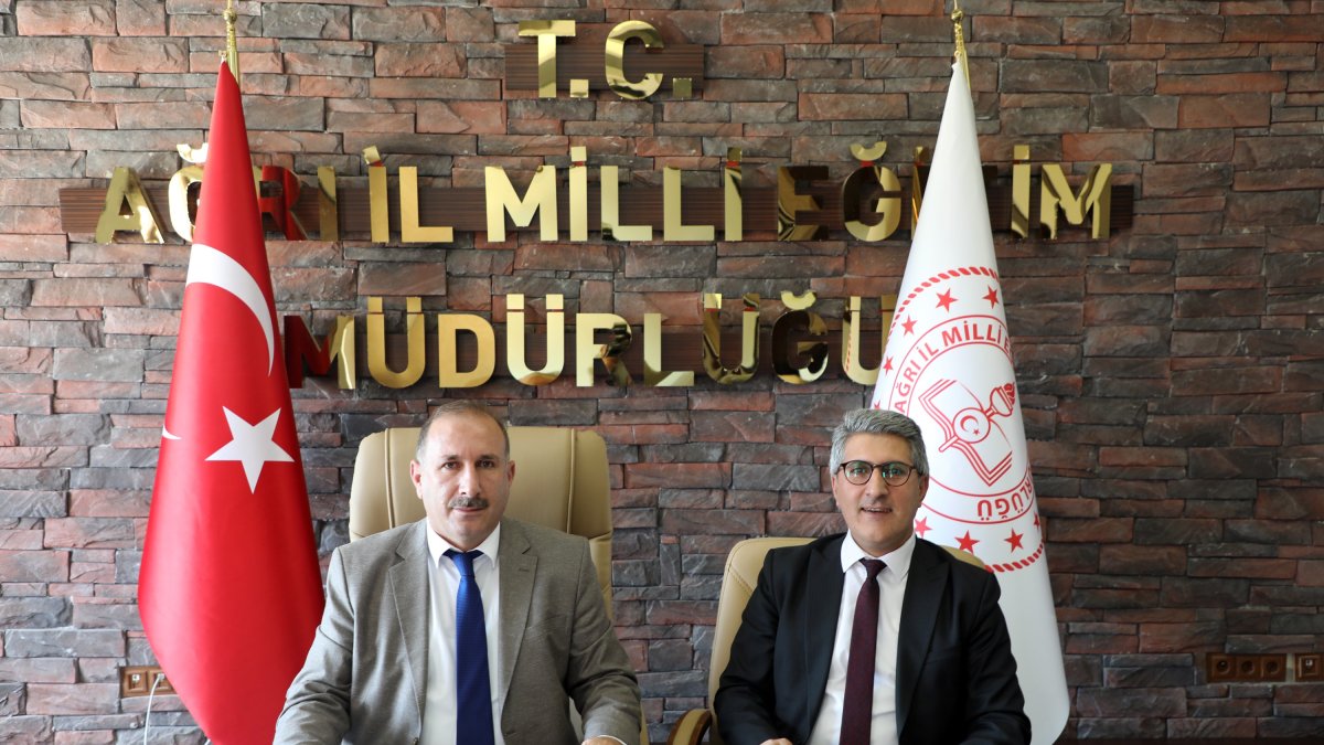 Ağrı'da tarım, hayvancılık ve laboratuvar hizmetleri alanında bilgilendirme toplantısı düzenlendi