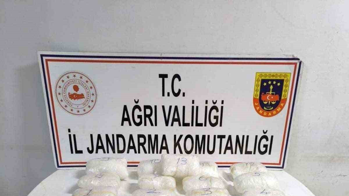 Ağrı'da tırın dorsesinde 16 kilo 200 gram metamfetamin ele geçirildi